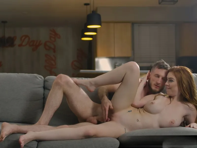 đang tăng ca mà eny cứ dùng âm đạo lôi kéo tôi doggy cùng em